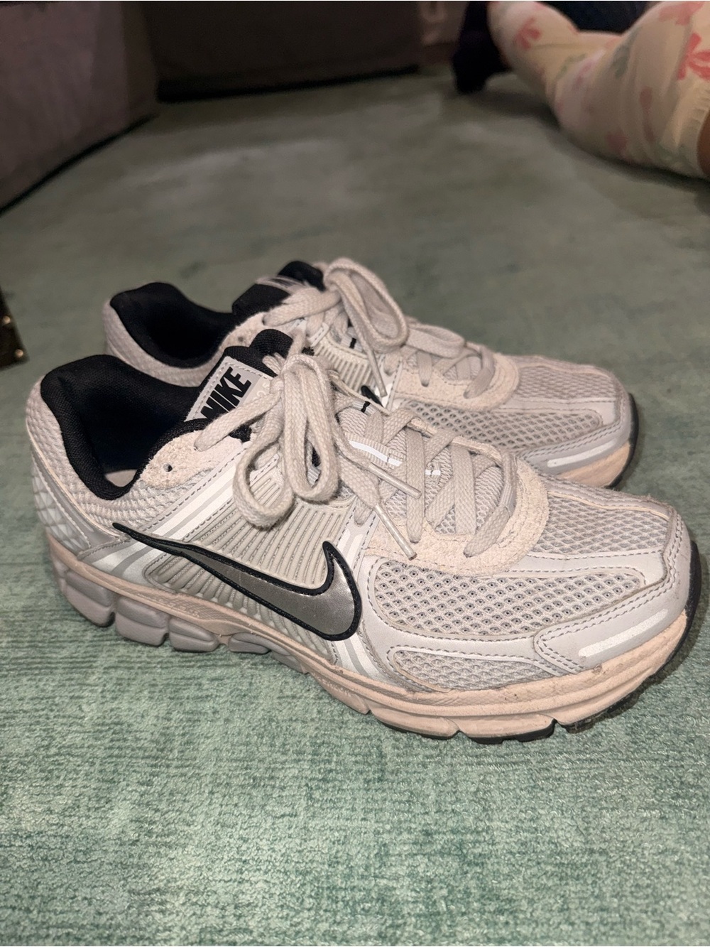 Nike Women's Light Gray and Black Mesh Running Shoes